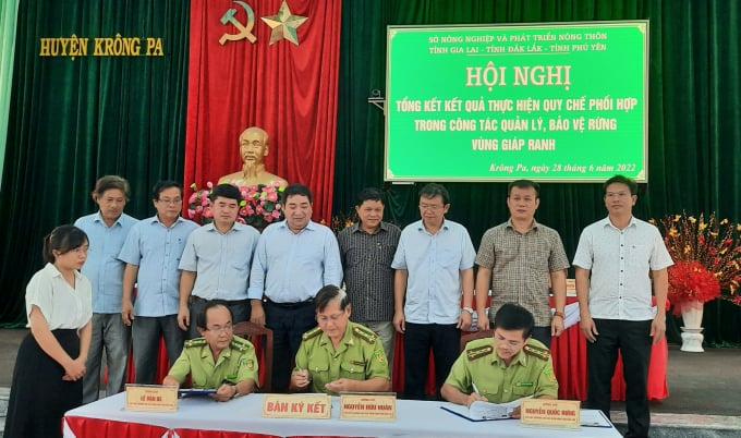 Các tỉnh tiếp tục ký kết quy chế phối hợp bảo vệ rừng vùng giáp ranh. Ảnh: Tuấn Anh.