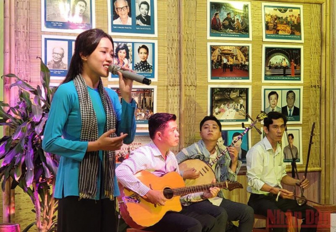 297591202_2892694340876465_3802160379977570497_n-2247_20220808_381.jpg Đờn ca tài tử là một nét văn hóa đặc sắc Nam bộ.