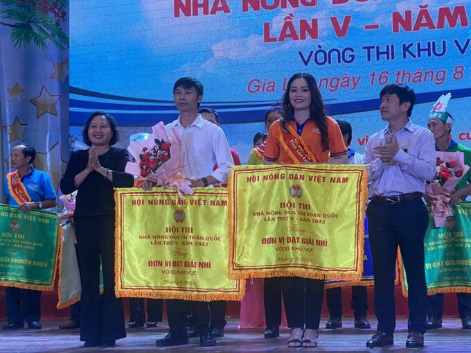Các đội nhận giải Nhì tại Hội thi Khu vực III.