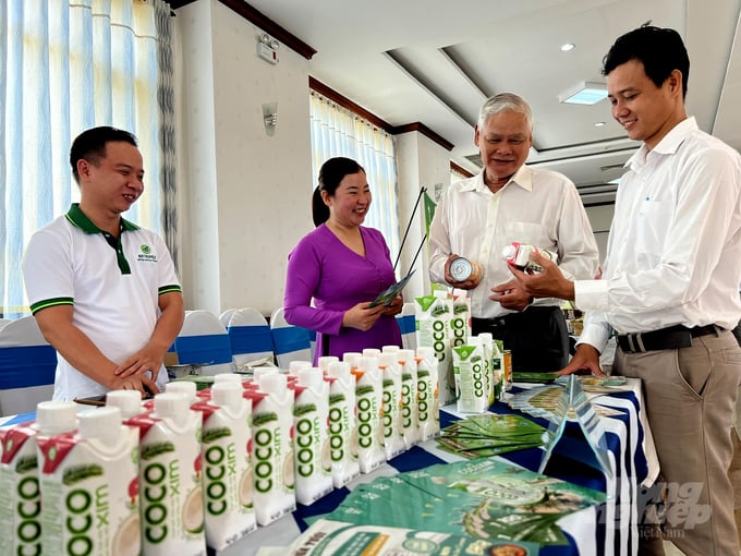 Ảnh theo bài chuẩn hội nhập trang 16 - kỳ 37 (19-8-22)