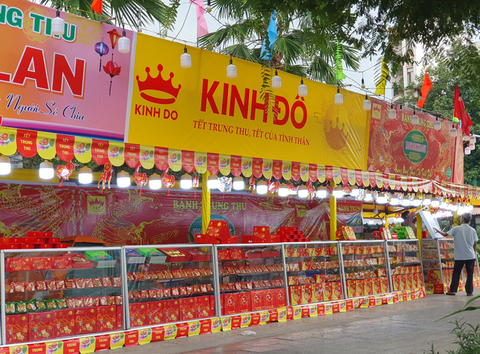 Để phục vụ người tiêu dùng sau đợt dịch Covid-19, nhiều hãng bánh tung ra nhiều dòng sản phẩm với giá cả đa dạng.