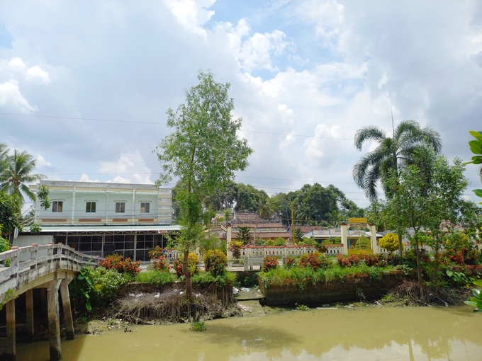 10542962anh-2_dinh-nam-ben-rach-nga-cai-105429.jpg Empty