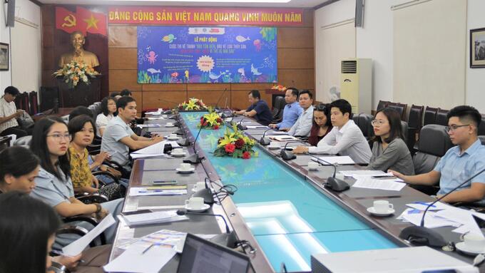 Lễ phát động Cuộc thi vẽ tranh “Bảo tổn biển, bảo vệ loài thủy sản nguy cấp, quý, hiếm vì thế hệ mai sau”. Ảnh: Phạm Hiếu.