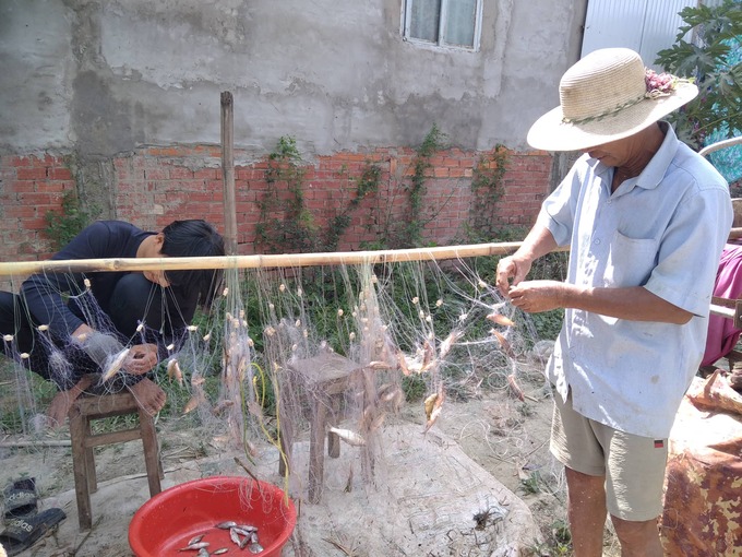 08374984ong-liep-go-ca-sau-khi-giang-luoi-083749.jpg Empty