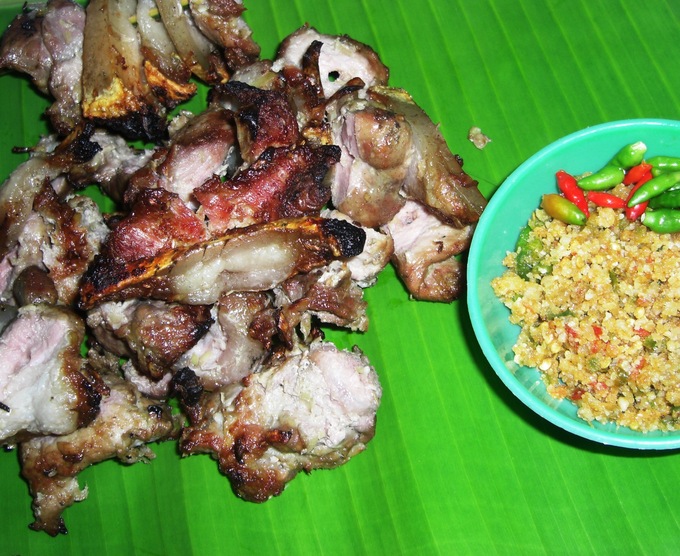 11483782h1d__mon_thit_nuong_cham_muoi_ot_cua_nguoi_hre-114837.jpg