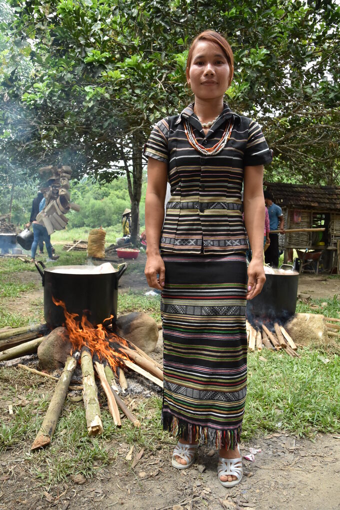14324958h4a-thieu-nu-hre-143249.jpg