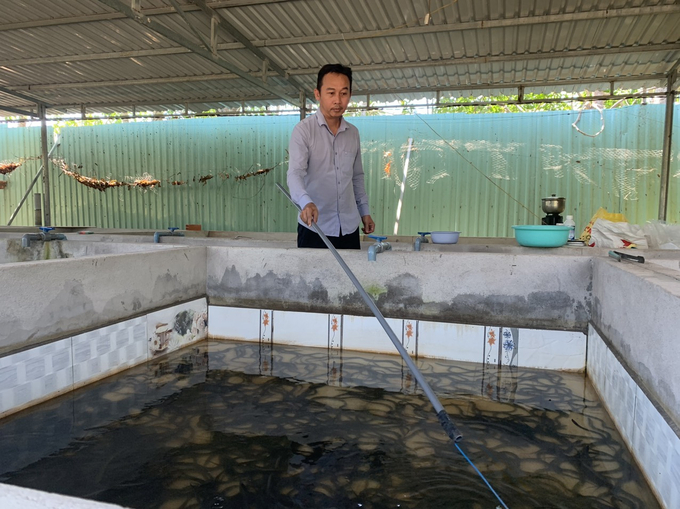 Anh Giang kiểm tra lươn
