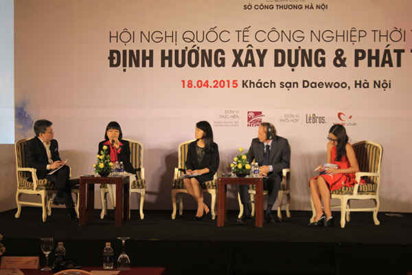 Các diễn giả thảo luận sôi nổi tại Hội nghị