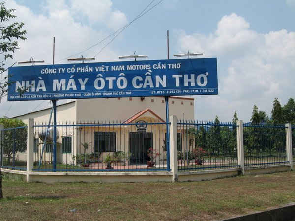 Suốt hơn 10 năm qua, nhà đầu tư chỉ xây dựng một số hạng mục công trình phụ. 
