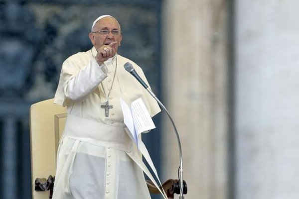 Đức Giáo Hoàng Francis phát biểu tại Hội nghị mục vụ thường niên của Giáo phận Roma tại Quảng trường Thánh Phêrô ở Vatican, ngày 14/6/2015
