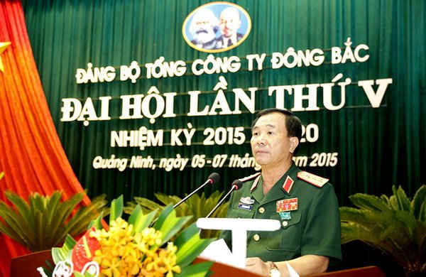 Trung tướng Mai Quang Phấn phát biểu và chỉ đạo Đại hội
