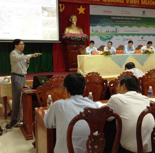 Diễn đàn đối thoại chính sách “Rủi ro thiên tai và biến đổi khí hậu, các nguy cơ đối với doanh nghiệp tại vùng ĐBSCL” diễn ra ngày 11/9/2015.