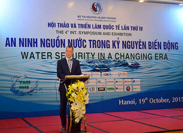 Ông Tom Kompier - Bí thư thứ nhất ĐSO Hà Lan phát biểu tại Hội thảo