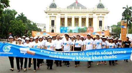 Lễ mít-tinh hưởng ứng Ngày Thế giới không thuốc lá và Tuần lễ Quốc gia không thuốc lá tại Quảng trường Nhà hát Lớn Hà Nội. 