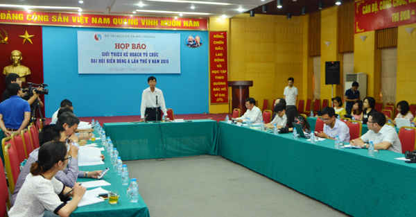 Toàn cảnh buổi họp báo