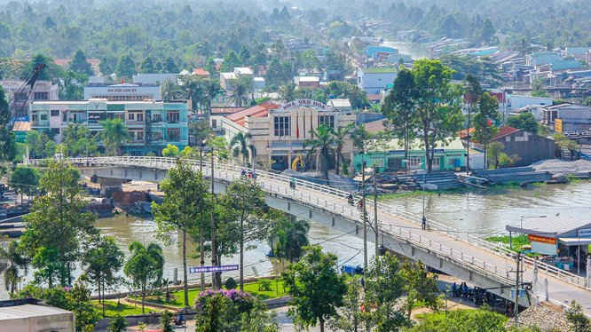 Đây cũng chính là tụ điểm sinh hoạt văn hóa, tổ chức lễ hội của thị xã Long Mỹ