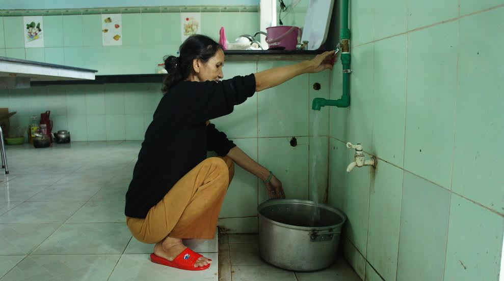 Trung tâm bảo trợ và chăm sóc trẻ em nạn nhân chất độc da cam sử dụng nước nóng năng lượng mặt trời tắm rửa hàng ngày