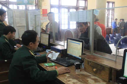 Dịp Tết Nguyên đán bình quân mỗi ngày có khoảng 1000 lượt người làm thủ tục xuất nhập cảnh qua cửa khẩu Cha Lo