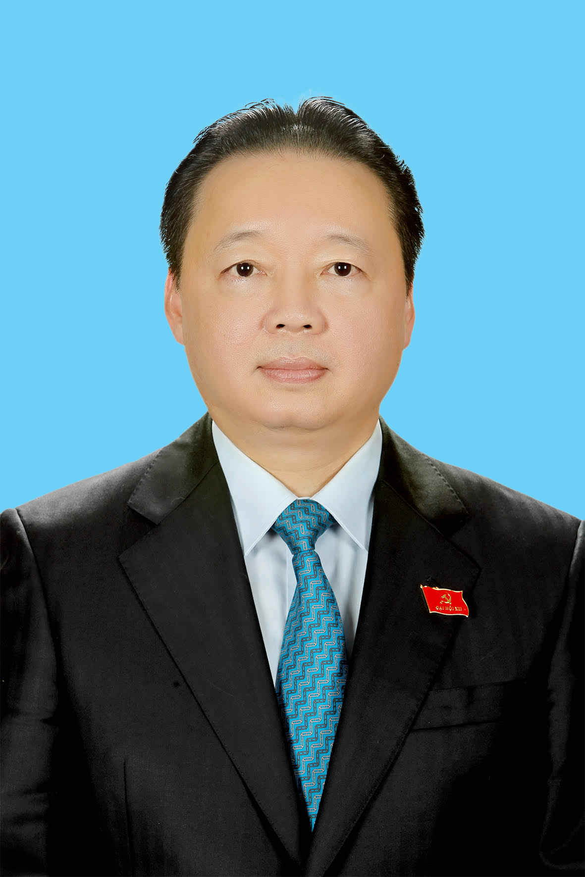 Sáng 09/4, Quốc hội khóa XIII đã chính thức bầu và phê chuẩn đồng chí Trần Hồng Hà giữ chức vụ  Bộ trưởng Bộ Tài nguyên và Môi trường 
