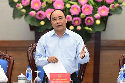 Thủ tướng Chính phủ Nguyễn Xuân Phúc giao Bộ Kế hoạch và Đầu tư chủ trì, phối hợp với Bộ Tư pháp, Văn phòng Chính phủ, các Bộ, cơ quan liên quan rà soát, đánh giá đầy đủ những vướng mắc trong quá trình thực hiện Luật doanh nghiệp, Luật đầu tư. - Ảnh: Chinhphu.vn 