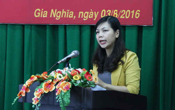 Bà Đỗ Thị Việt Hà – Phó Giám đốc Sở GD&ĐT cung cấp thông tin cho các cơ quan báo chí