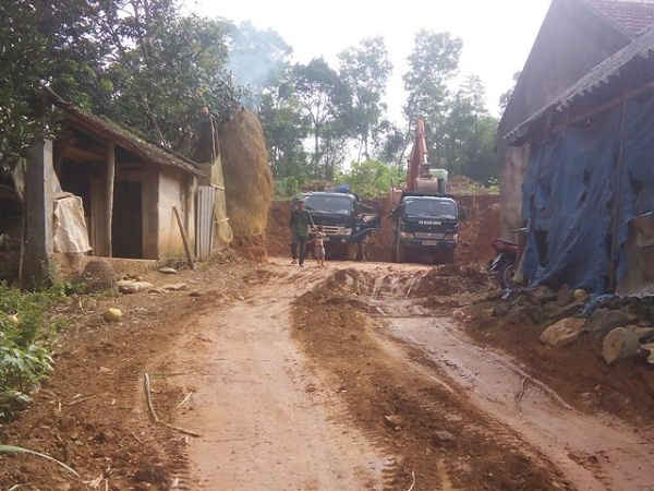 Tình trạng cải tạo đất đồi trái phép đã tái diễn nhiều lần trên địa bàn xã Thành Kim.
