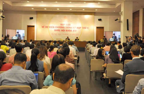Quang cảnh buổi họp báo