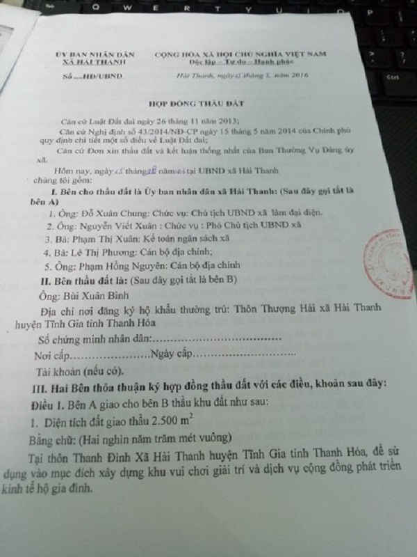 Hợp đồng giao thầu đất để xây dựng khu vui chơi giải trí tại Núi Do giữa UBND xã Hải Thanh với hộ gia đình ông Bình.