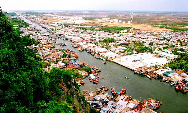Một góc thị trấn Kiên Lương.