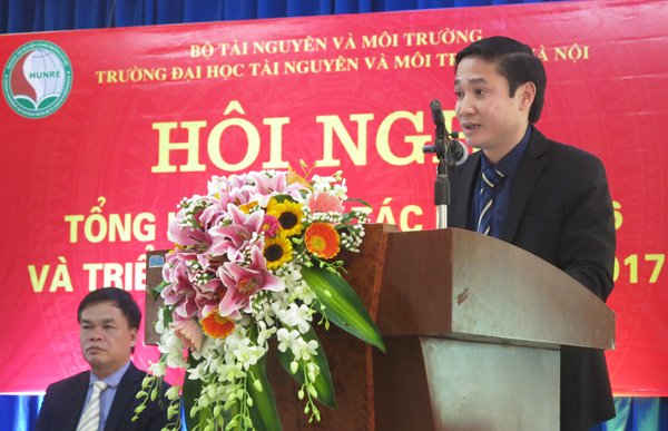TS. Lưu Văn Huyền – Phó Trưởng phòng Đào tạo, Trường Đại học TN&MT cho rằng năm 2017, nhà trường cần phải tiếp tục xây dựng phương hướng và nhiệm vụ đào tạo theo các mục tiêu, nhiệm vụ chi tiết và cụ thể, từng bước thực hiện thành công đổi mới toàn diện hình thức đào tạo