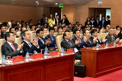 Thủ tướng Nguyễn Xuân Phúc và các đại biểu dự hội nghị.