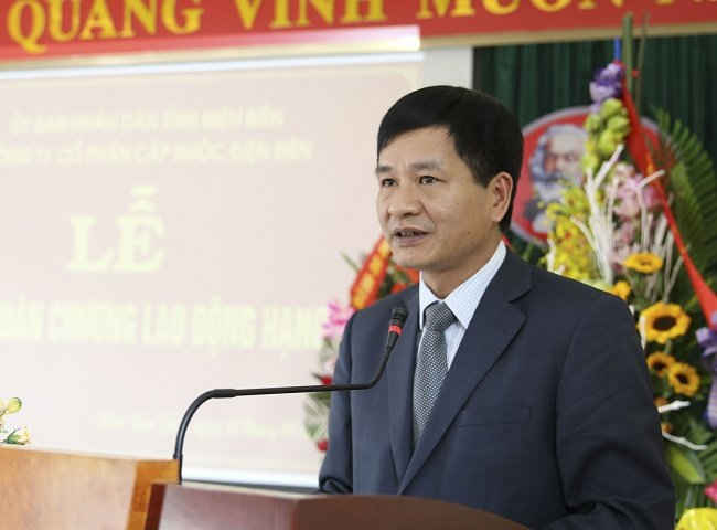 Ông Lê Thành Đô, Phó Chủ tịch UBND tỉnh Điện Biên phát biểu tại hội nghị