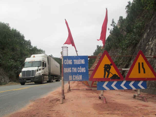 Đặt rào chắn, biển báo