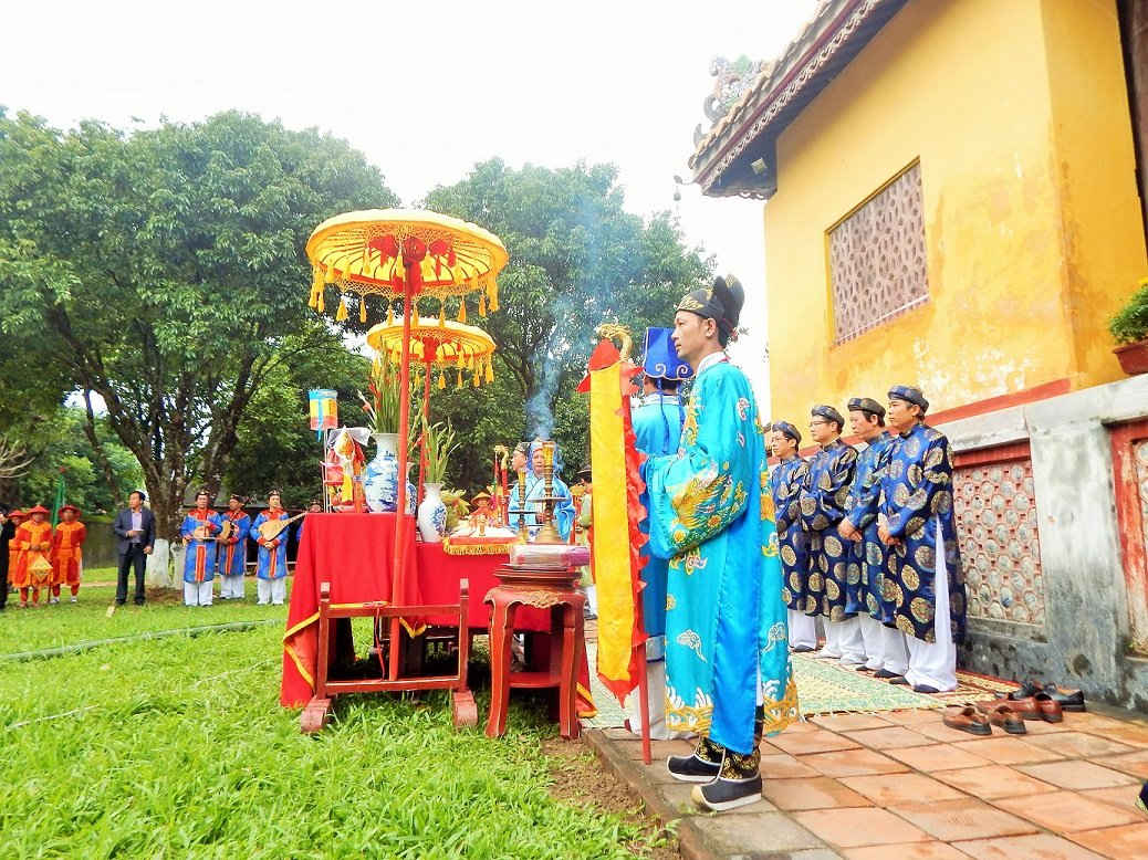 Quang cảnh lễ dựng cây nêu tại Đại Nội, Huế