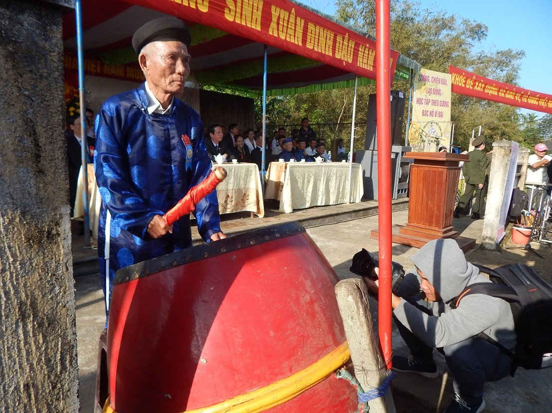 Hội vật truyền thống làng Sình được khai mạc từ sáng sớm mùng 10