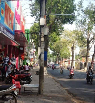 Việc lắp đặt camera tại đường Nguyễn Trãi, phường An Hội, quận Ninh Kiều là một giải pháp giúp cơ quan chức năng giám sát chặt chẽ được hành vi tái chiếm vỉa hè, đổ rác không đúng nơi quy định... trên tuyến đường này.