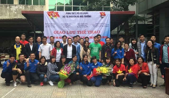 Đông đảo các vận động viên tham gia hội thao
