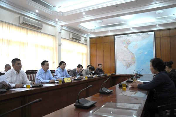 Bộ trưởng Trần Hồng Hà tiếp công dân định kỳ tháng 3/2017 tại Trụ sở tiếp Công dân Bộ TN&MT sáng 30/3/2017
