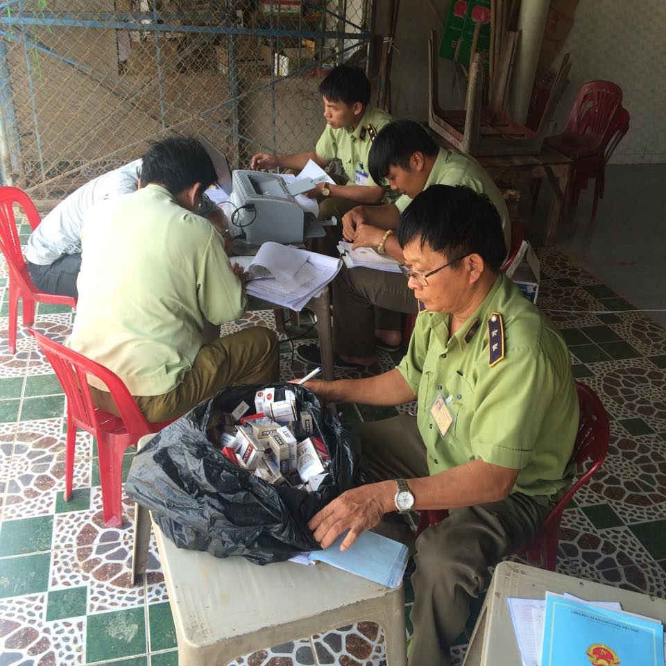 Phát hiện kinh doanh thuốc lá nhập lậu tại xã Hàm Thắng, huyện Hàm Thuận Bắc