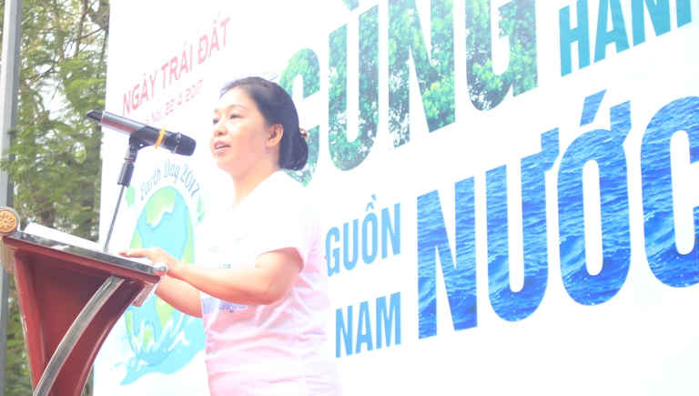 Bà Lưu Mộng Thu Hương – Giám đốc Phát triển Kinh doanh nước và các giải pháp nước sạch của Công ty Dow Việt Nam đại diện doanh nghiệp tham gia và đồng hành cùng sự kiện