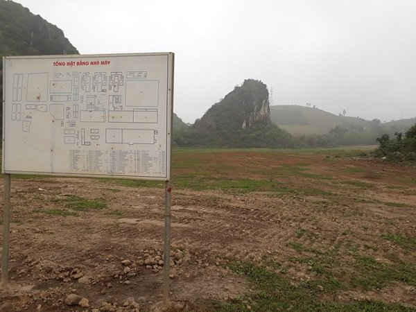 Rồi bỏ hoang từ đó tới nay.
