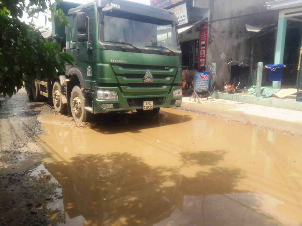 Xe tải chạy cả ngày lẫn đêm gây tại nạn thường xuyên nhưng nhiều tài xê vẫn không chịu giảm tốc độ