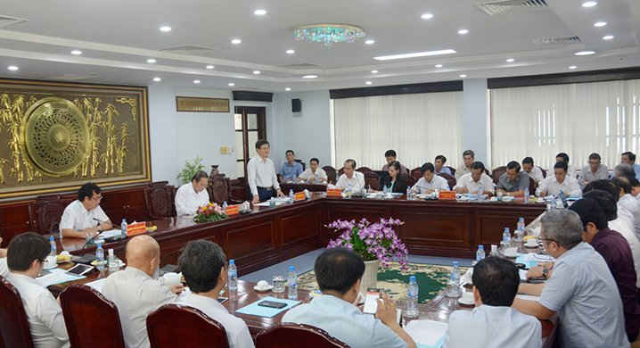 Quang cảnh buổi làm việc.