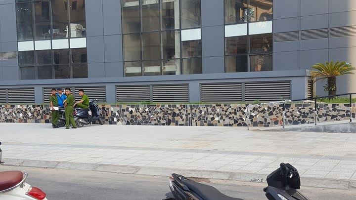  Lực lượng công an có mặt bảo vệ hiện trường, điều tra nguyên nhân vụ việc.