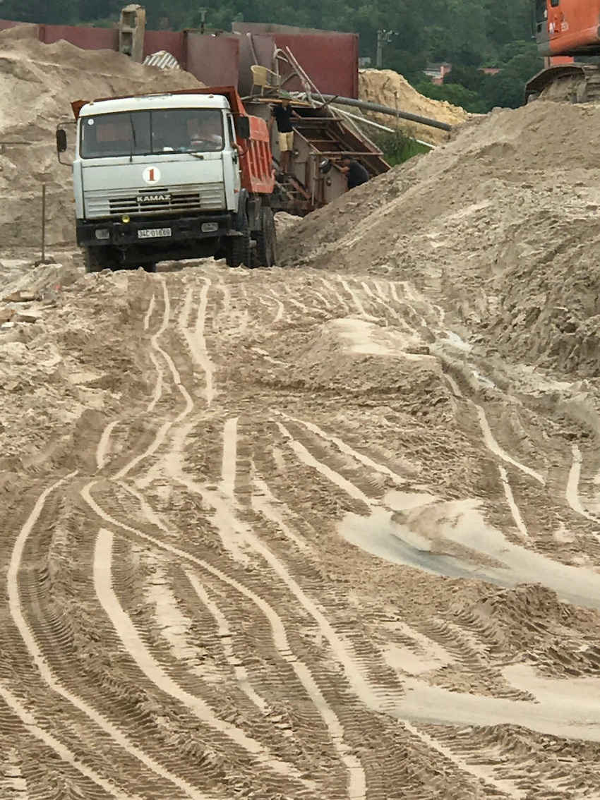 Đơn vị sử dụng các loại xe lớn chở khoáng sản