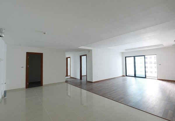 Không gian căn hộ tại Goldmark City tràn ngập ánh sáng. Khu căn hộ Sapphire được nhiều khách hàng người nước ngoài ưa chuộng với gần 15% cư dân là người Hàn Quốc, Nhật Bản, đây là những đối tượng khách hàng rất khắt khe về chất lượng công trình và môi trường sống.