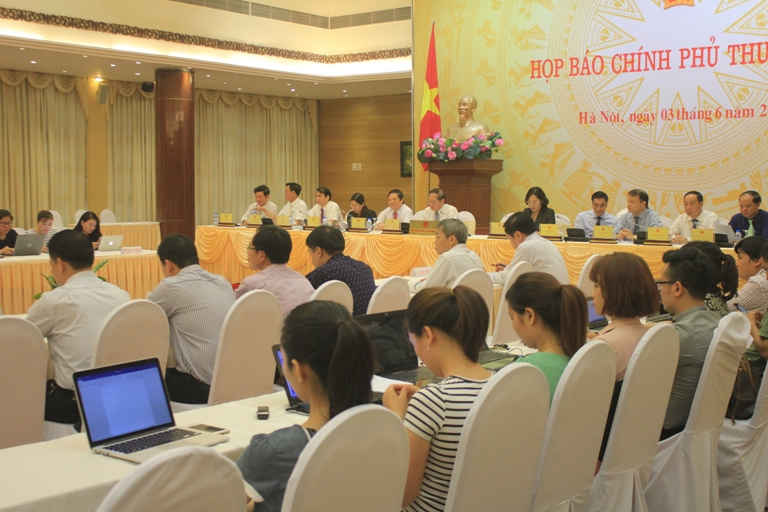 Quang cảnh buổi họp báo Chính phủ thường kỳ tháng 5/2017