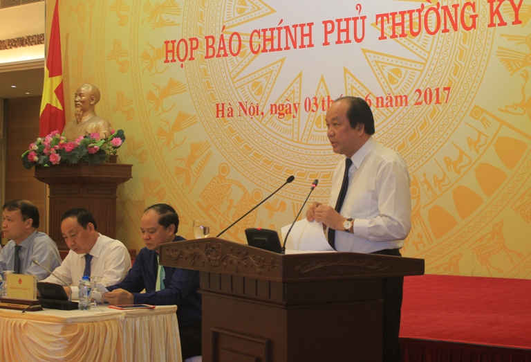 Bộ trưởng, Chủ nhiệm Văn phòng Chính phủ Mai Tiến Dũng chủ trì buổi họp báo Chính phủ thường kỳ tháng 5/2017