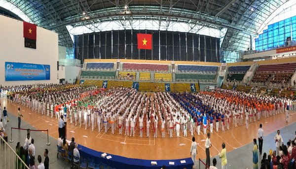 :  Gần 3.500 vận động viên tham gia đồng diễn thể dục dưỡng sinh khai mạc giải đấu