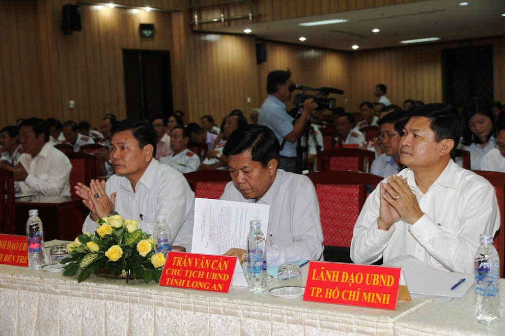 Lãnh đạo 20 UBND tỉnh thành phía Nam tham gia hội nghị 
